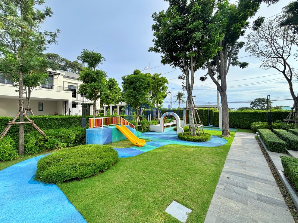 4 Bedrooms House in Arcade  East Pattaya H013766 (Photo 3)