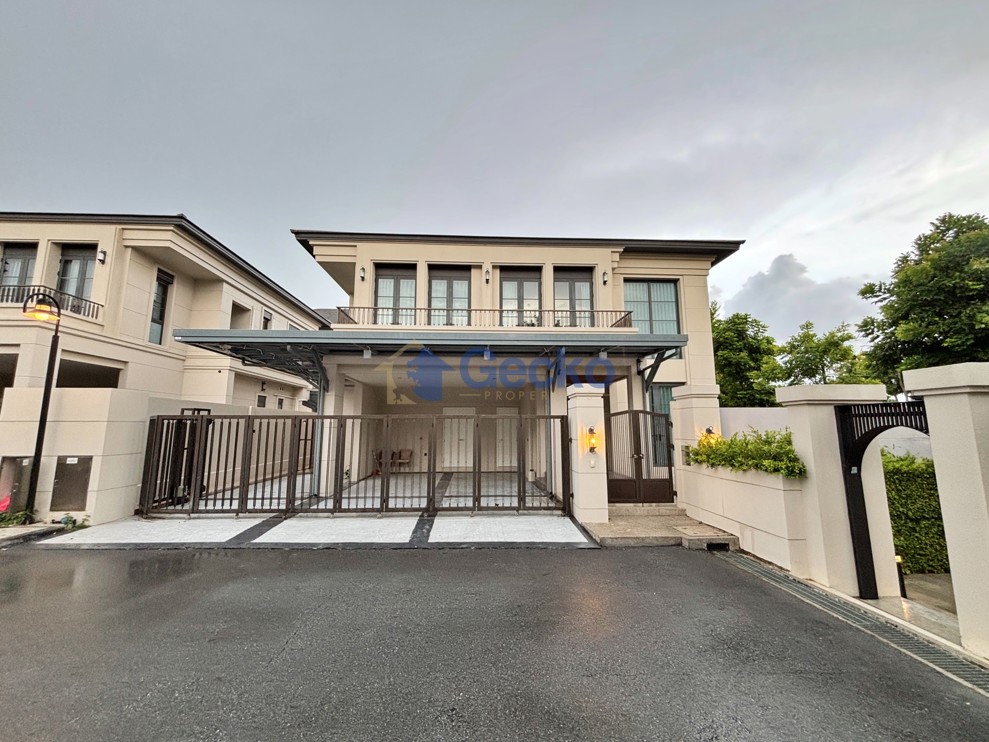4 Bedrooms House in Arcade  East Pattaya H013766 (Cover Photo)