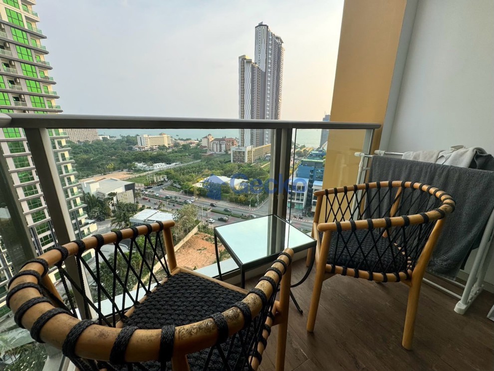 1 Bedroom Condo in The Riviera Ocean Drive Jomtien C013769 (Photo 1)