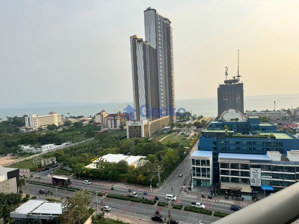 1 Bedroom Condo in The Riviera Ocean Drive Jomtien C013769 (Photo 2)