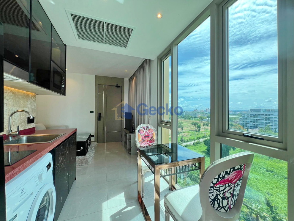 1 Bedroom Condo in The Riviera Ocean Drive Jomtien C013770 (Photo 1)