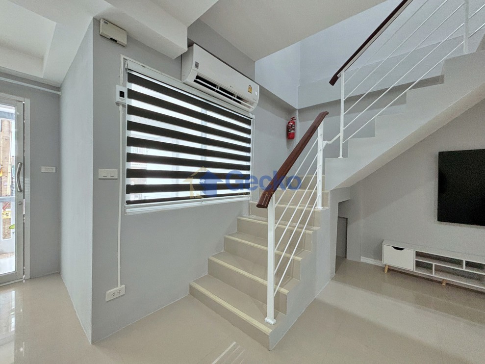 2 Bedrooms House  East Pattaya H013774 (Photo 4)
