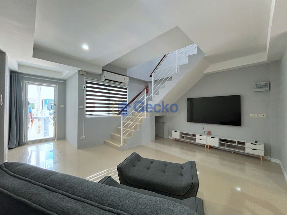2 Bedrooms House  East Pattaya H013774 (Photo 3)