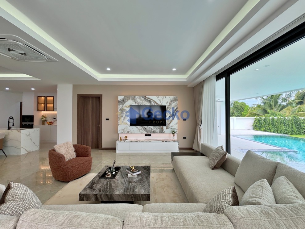 5 Bedrooms House  Huay Yai H013778 (Photo 2)