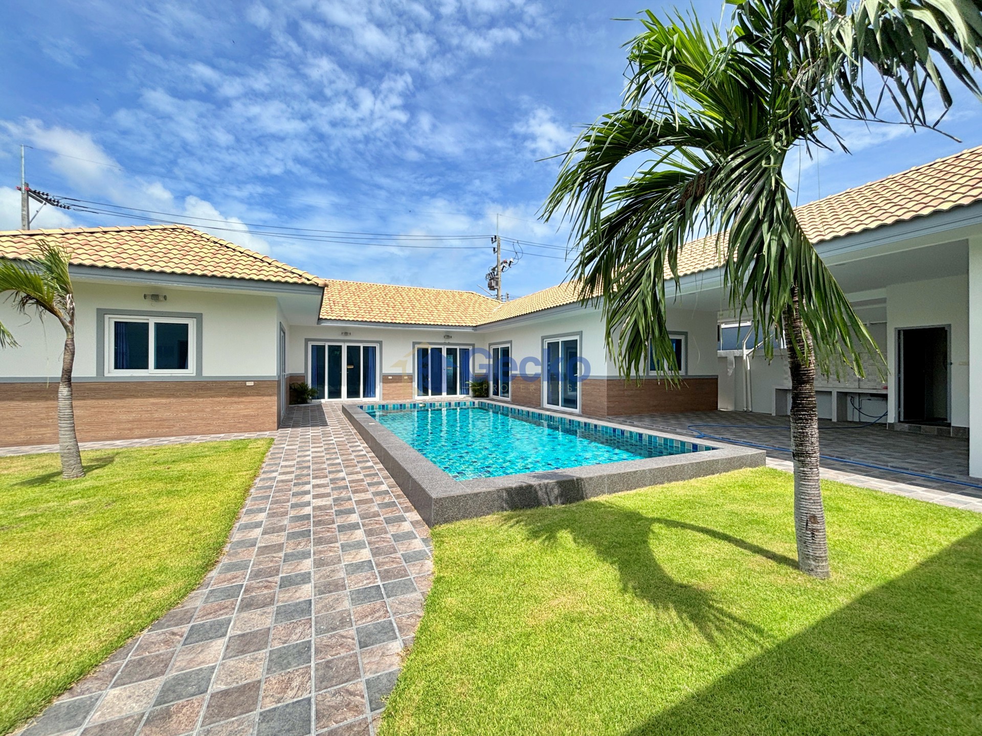 6 Bedrooms House  Huay Yai H013779