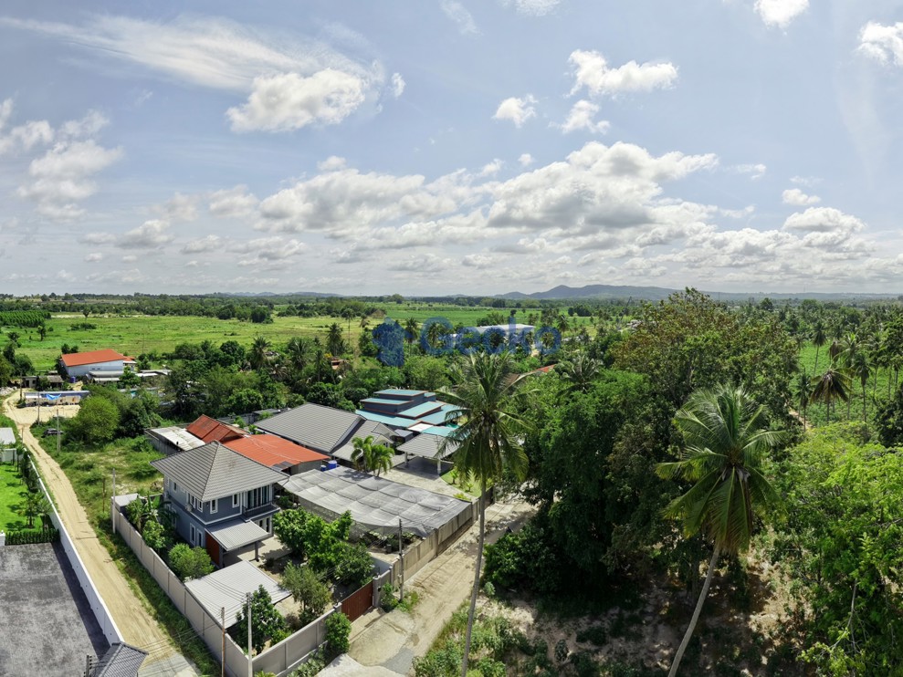 4 Bedrooms House  Huay Yai H013780 (Photo 2)
