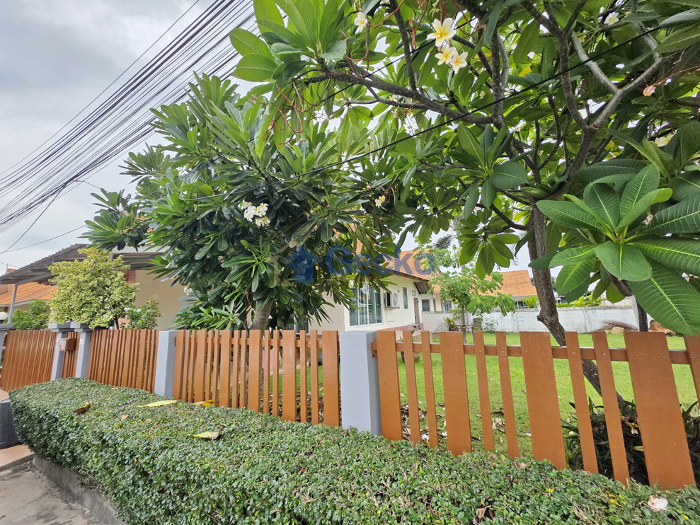 3 Bedrooms House in The Ville Jomtien  Jomtien H013787 (Photo 3)
