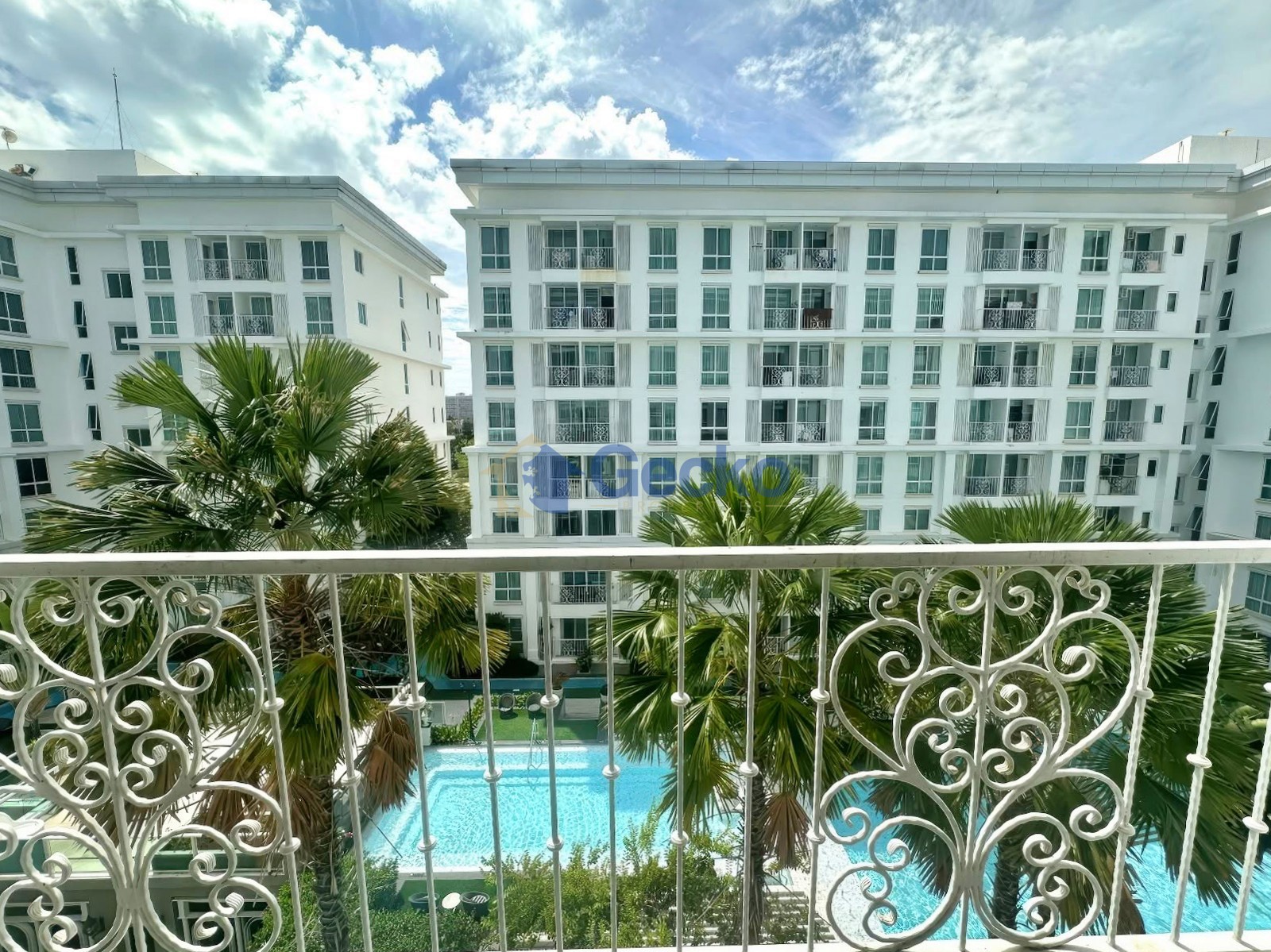 2 Bedrooms Condo in The Orient Resort and Spa Jomtien C013797