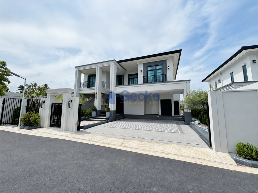 4 Bedrooms House in The Mabprachan  East Pattaya H012459 (Photo 1)