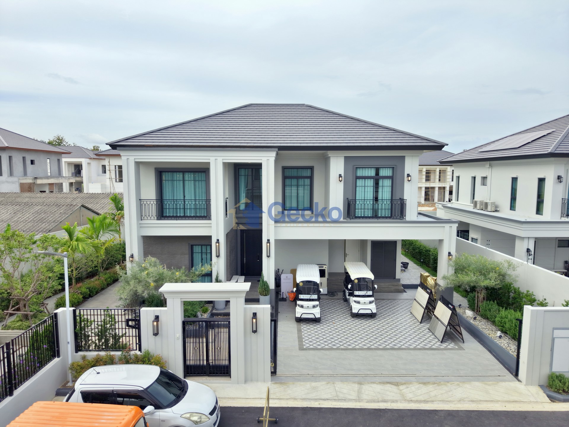 4 Bedrooms House in The Mabprachan  East Pattaya H012459