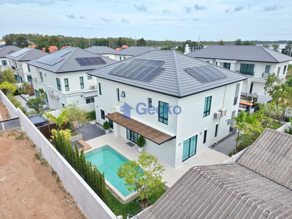 4 Bedrooms House in The Mabprachan  East Pattaya H012459 (Photo 2)