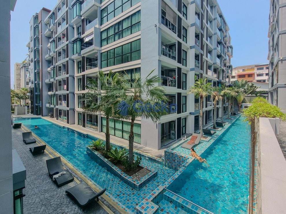 1 Bedroom Condo in Siam Oriental Tropical Garden Pratumnak C013805 (Photo 1)