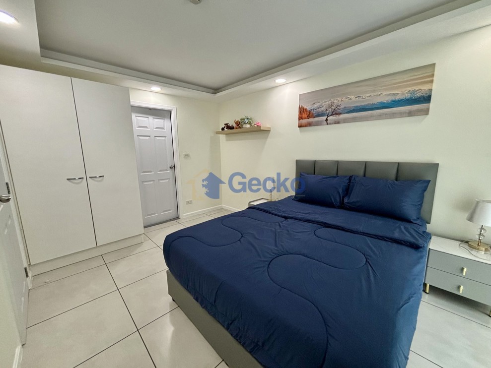 1 Bedroom Condo in Siam Oriental Tropical Garden Pratumnak C013805 (Photo 2)