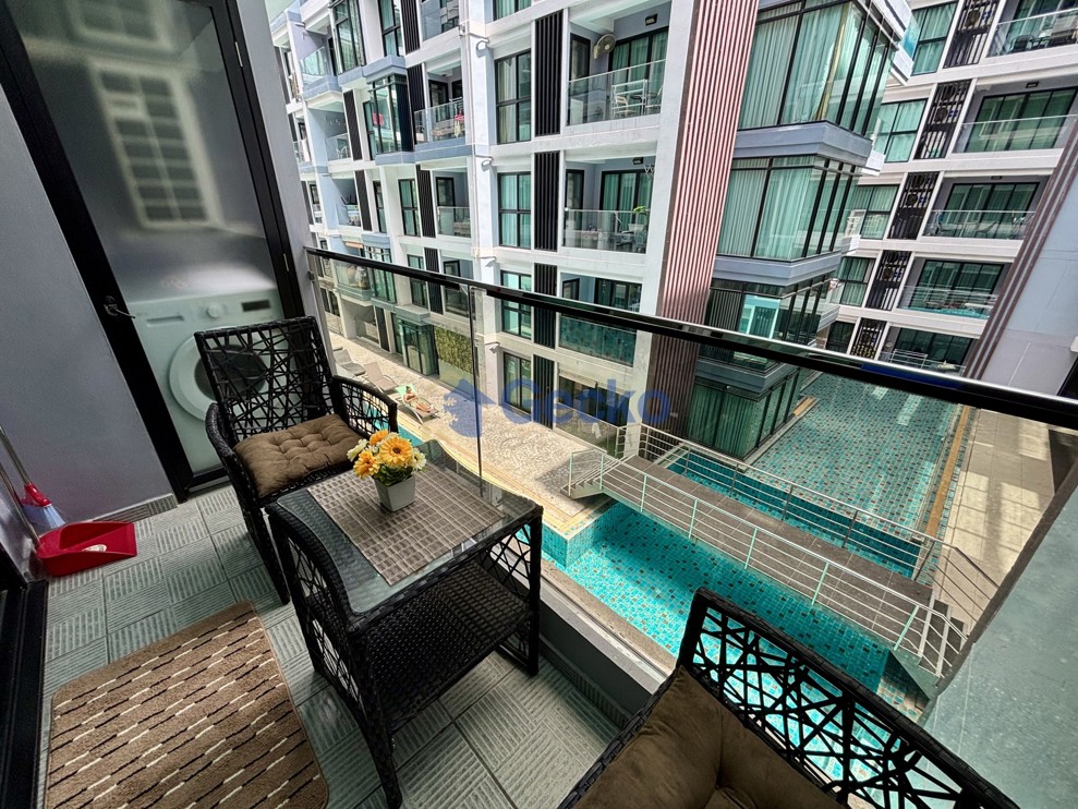 1 Bedroom Condo in Siam Oriental Tropical Garden Pratumnak C013805 (Cover Photo)