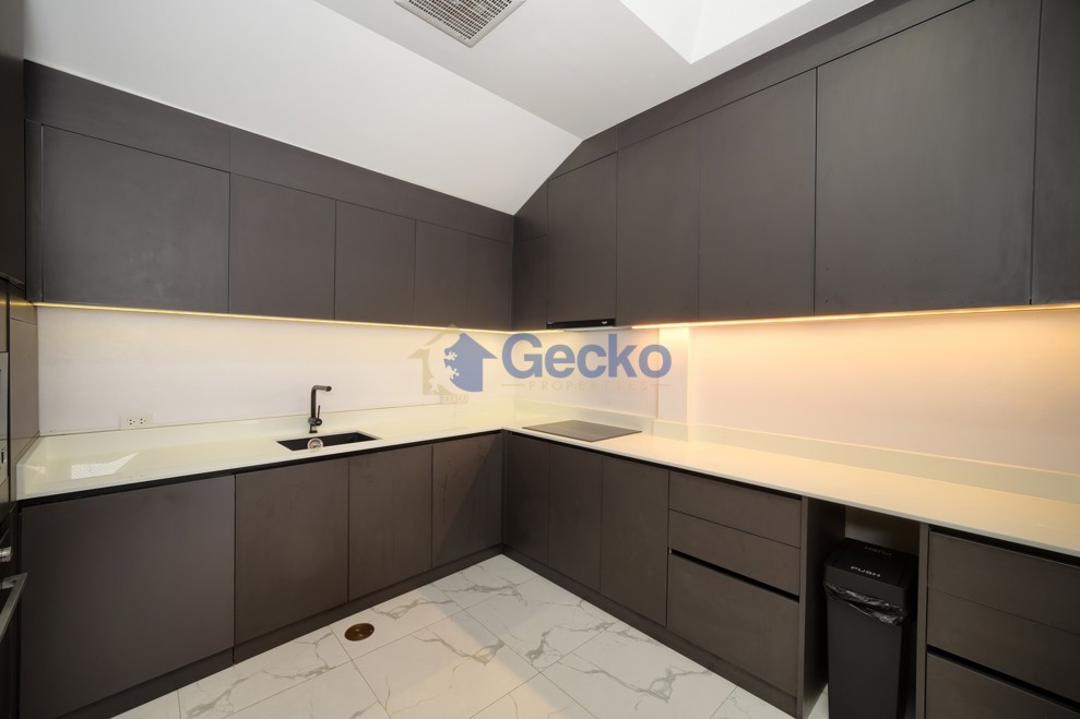 3 Bedrooms House in Eakmongkol 8  South Pattaya H013806 (Photo 4)