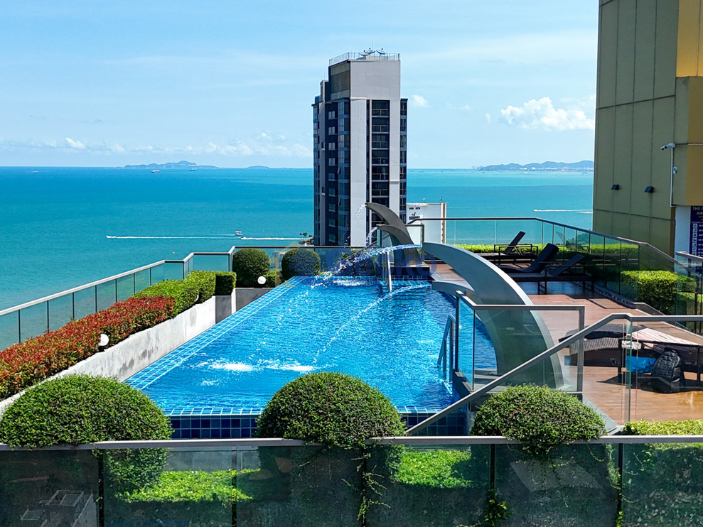1 Bedroom Condo in The Peak Towers Pratumnak C013808 (Photo 1)