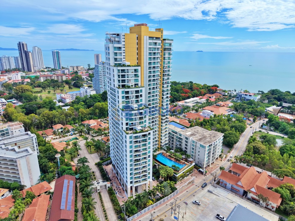 1 Bedroom Condo in The Peak Towers Pratumnak C013808 (Photo 2)