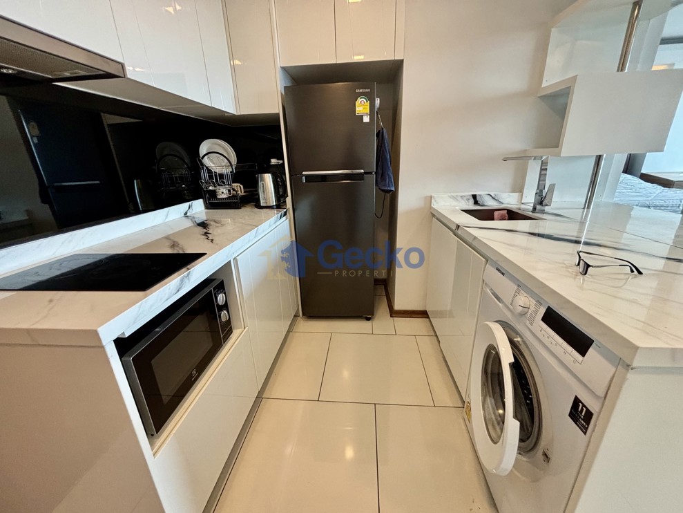 1 Bedroom Condo in The Peak Towers Pratumnak C013808 (Photo 3)
