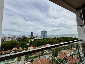 1 Bedroom Condo in The Peak Towers Pratumnak C013808