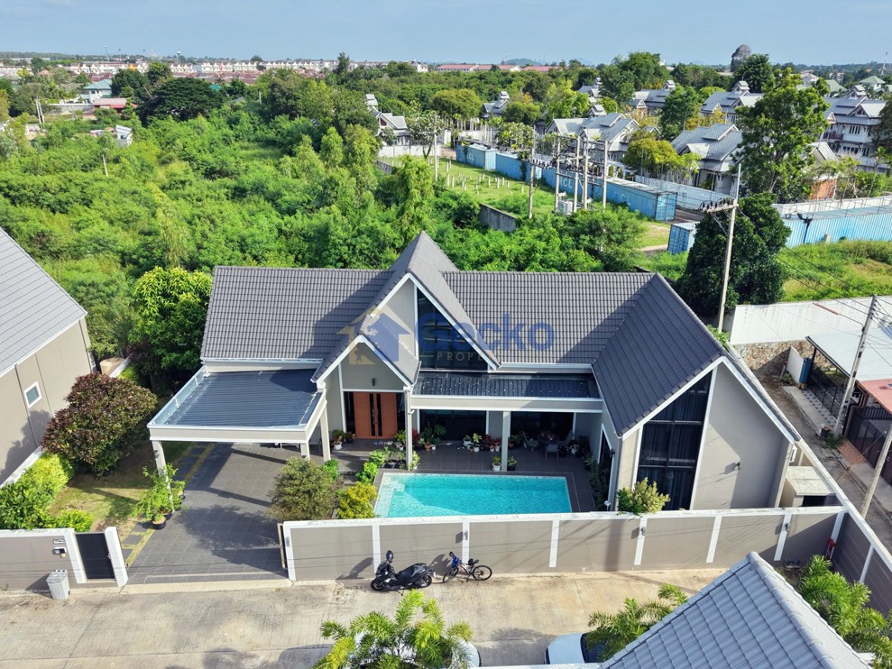 3 Bedrooms House in Parkside Pool Villas  East Pattaya H013810 (Photo 1)