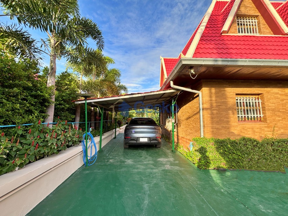 4 Bedrooms House  Huay Yai H013812 (Photo 4)