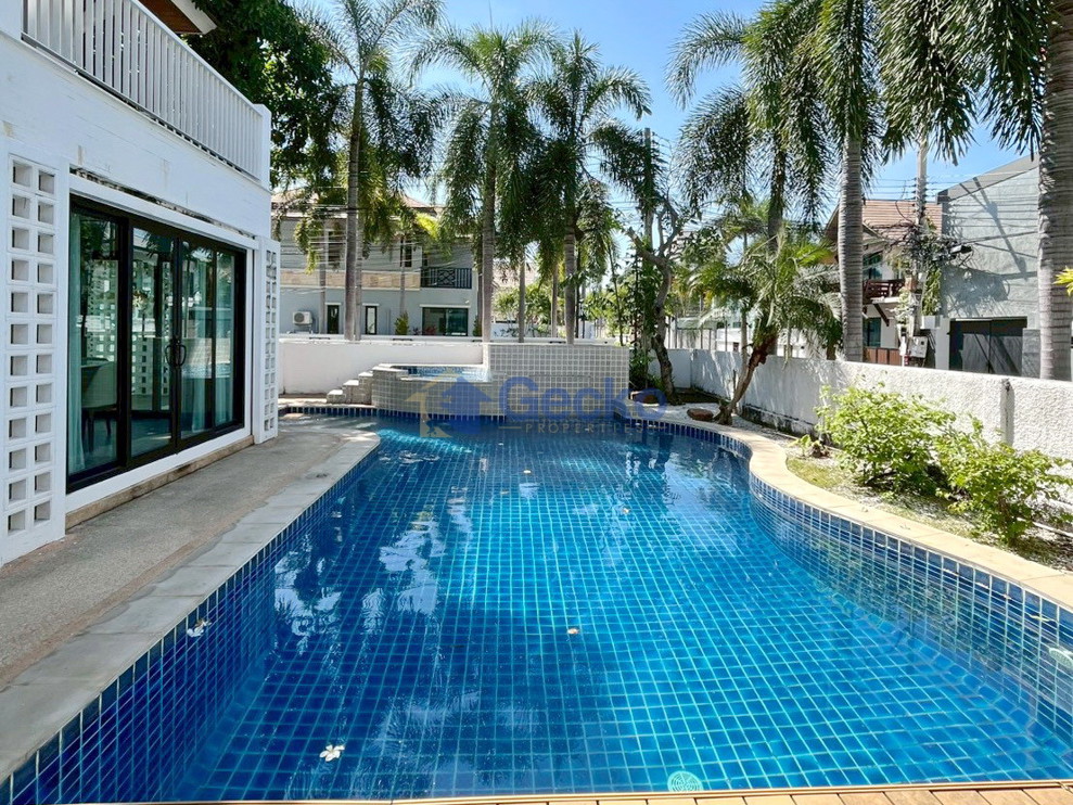 4 Bedrooms House in Baan Natcha  Central Pattaya H013816 (Photo 1)