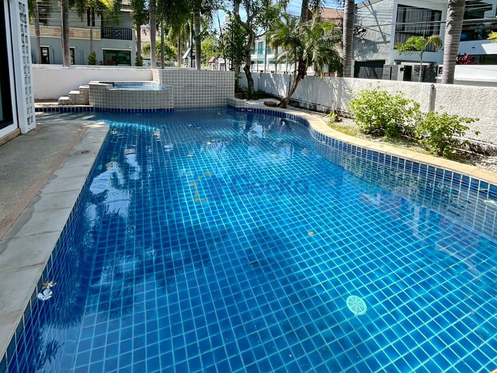 4 Bedrooms House in Baan Natcha  Central Pattaya H013816 (Photo 3)