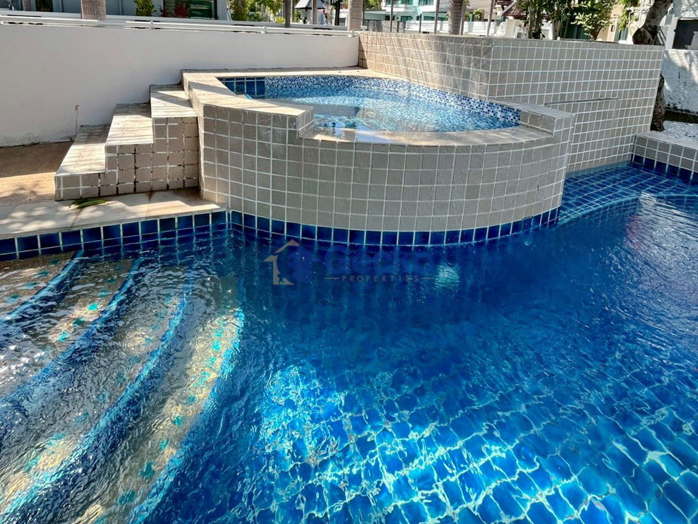 4 Bedrooms House in Baan Natcha  Central Pattaya H013816 (Photo 4)