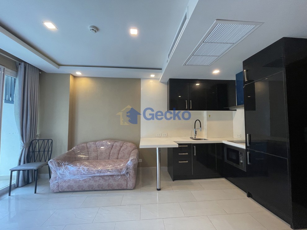 1 Bedroom Condo in Grand Avenue Residence Central Pattaya C013820 (Photo 3)