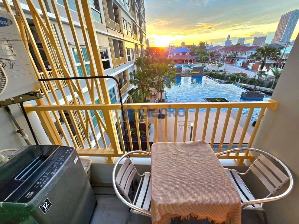 1 Bedroom Condo in The Trust south pattaya South Pattaya C013824 (Photo 2)