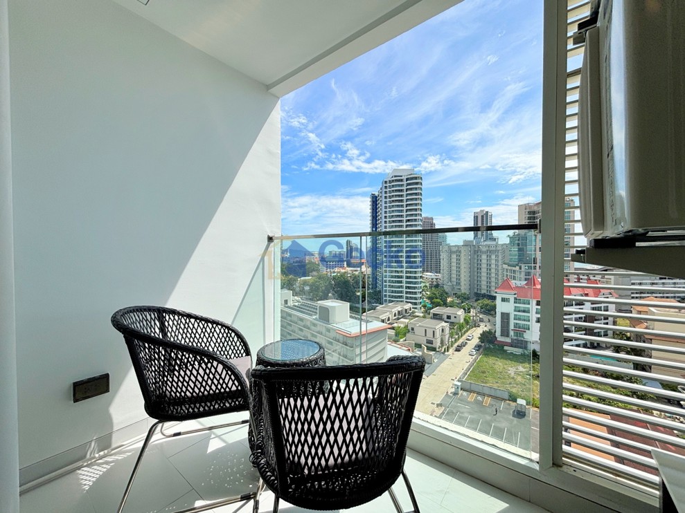 1 Bedroom Condo in Sky Residences Pratumnak C013828 (Photo 1)