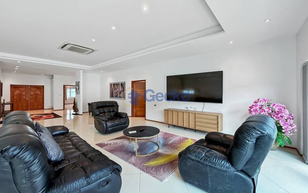 3 Bedrooms House  East Pattaya H013847 (Photo 4)