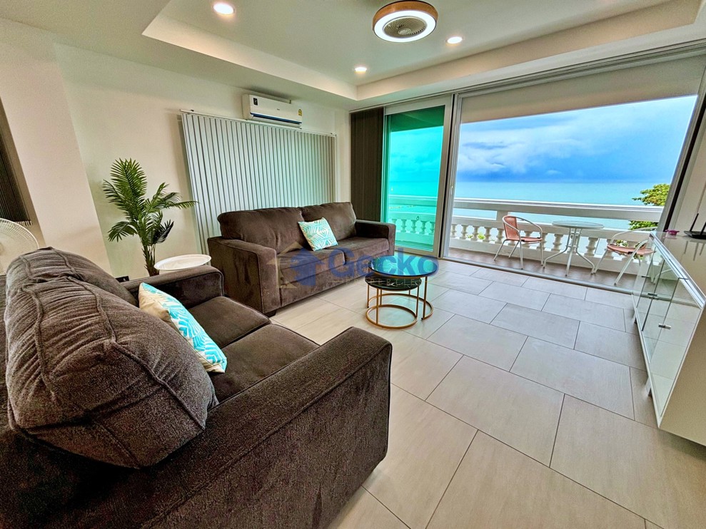 3 Bedrooms Condo in Baan Chai Nam Pratumnak C013849 (Photo 1)