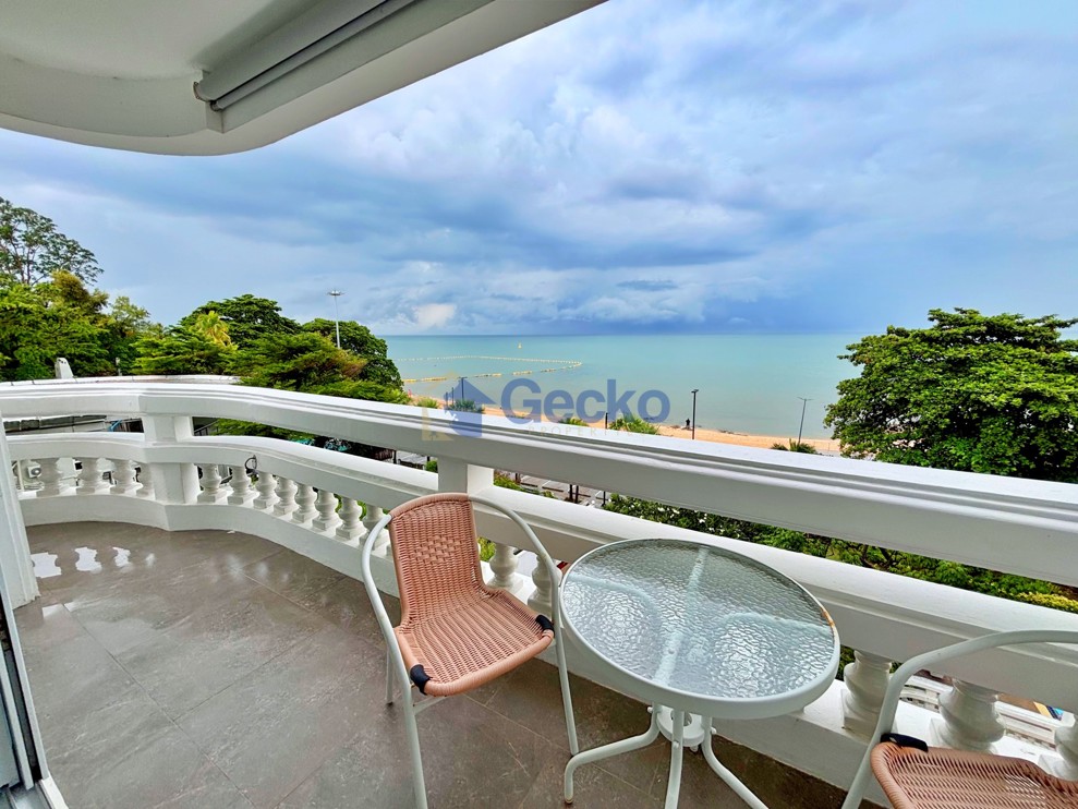 3 Bedrooms Condo in Baan Chai Nam Pratumnak C013849 (Cover Photo)